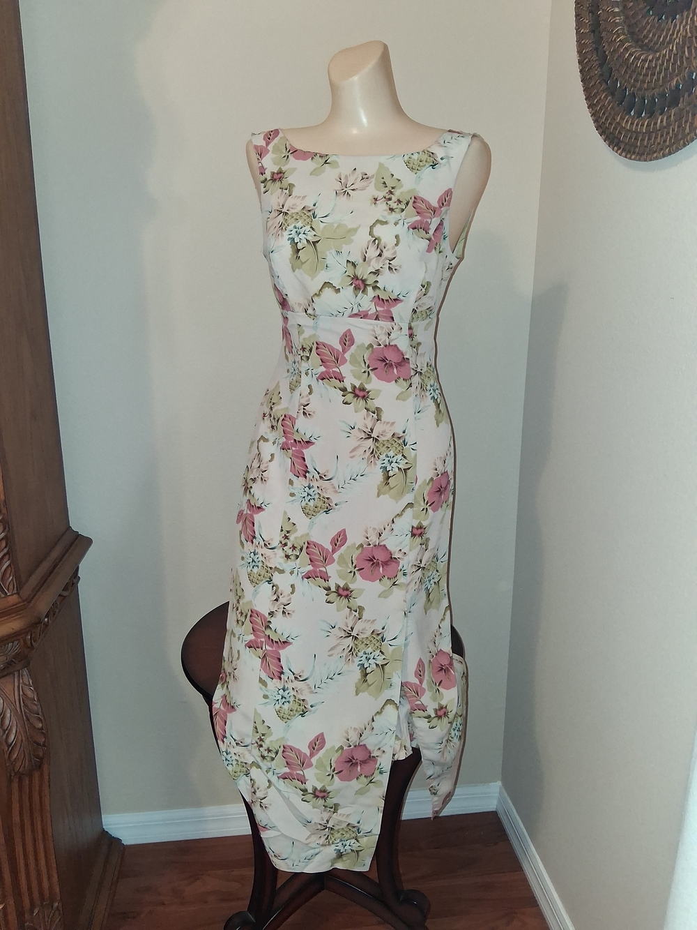Alyn Paige Vintage Cream Floral Midi Sleeveless Dress